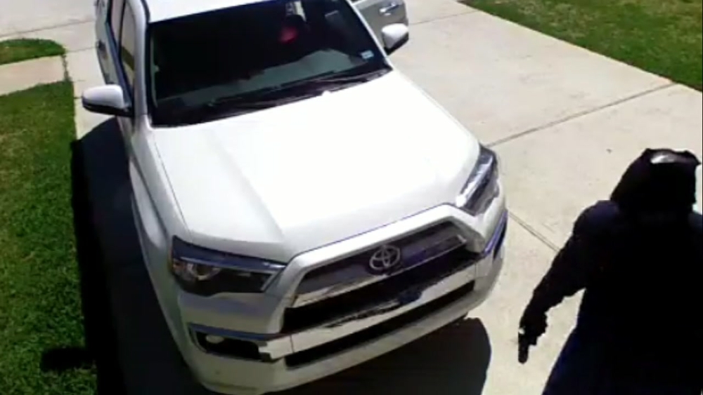 Man arrested after shooting at fiancé's attempted abduction